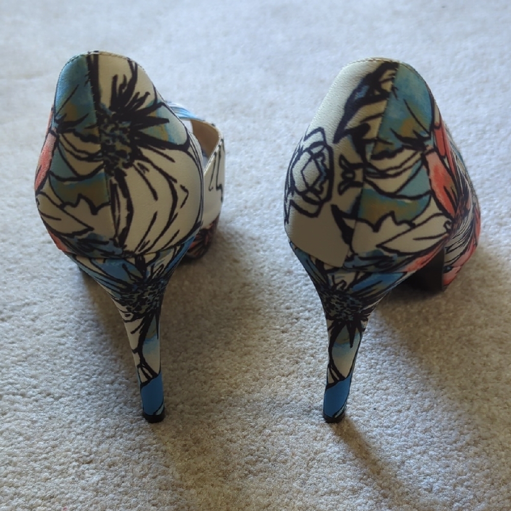 NWOT Nine West Constance Cream, Blue and Orange Floral Peep Toe Heels, Sz 7.5 - Picture 3 of 8